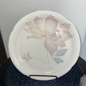 Mikasa LYRIC Pattern Serving Plater